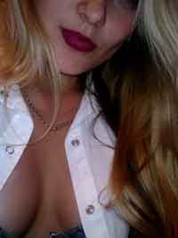 romantic female looking for men in Lenoir City, Tennessee