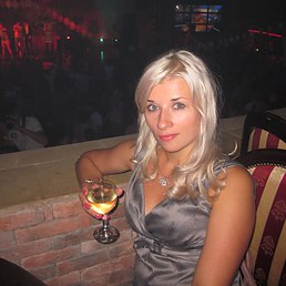 romantic woman looking for men in Industry, Illinois